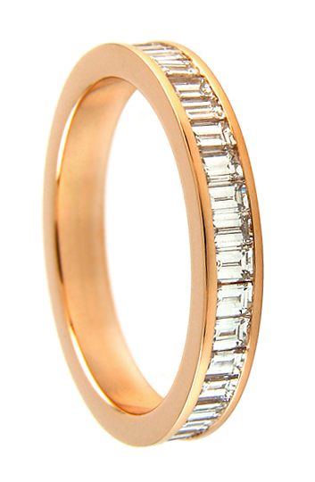 Baguette cut diamond eternity ring in rose gold 18k
