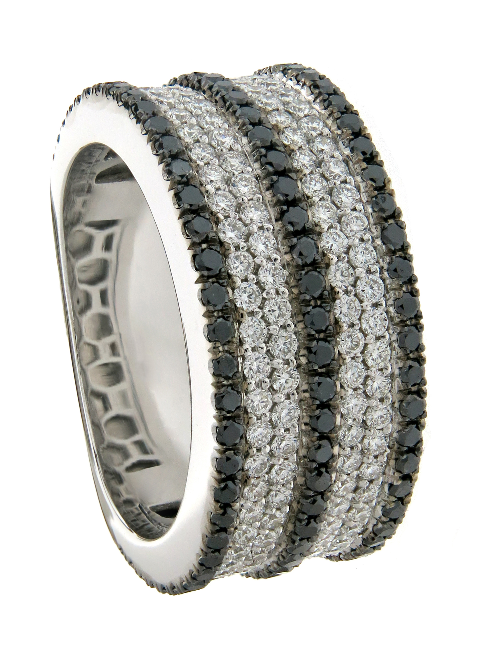 black and white diamond pavé ring in white gold 18k