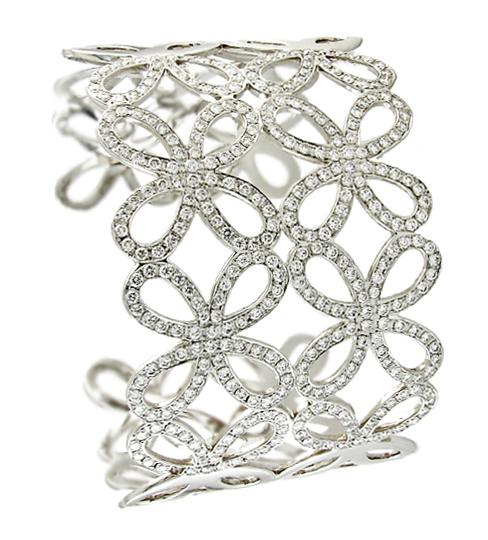 Cuff bracelet with lacework white gold pavé set with F VS Diamonds