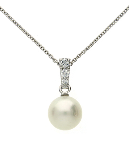 Diamond and Pearl Pendant in 18k white gold setting